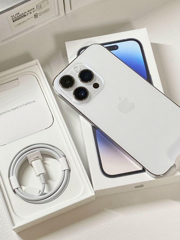 iPhone 14 – photo 2
